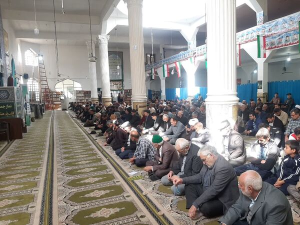 حضور دانش‌آموزان و برپایی میز خدمت در نماز جمعه این هفته آشخانه 