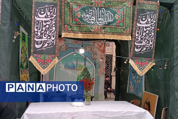 پیشوا غرق در نور نیمه شعبان