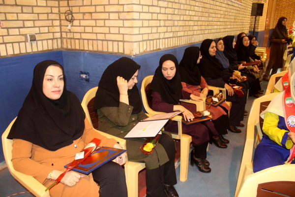 آیین سپاس معلم در دبستان دخترانه شهید باهنر بوشهر