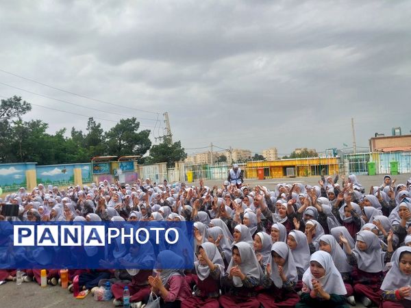 عطر رضوی در مدارس پیشوا؛ از تجلیل دانش‌آموزان تا جشن‌های شادی