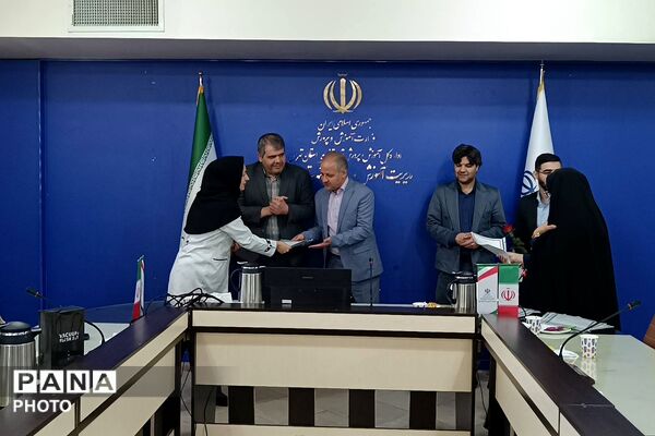 تجلیل از مدافعان سلامت در آموزش و پرورش شهریار