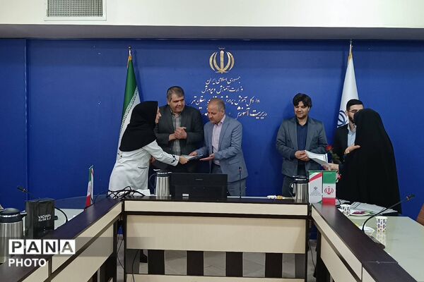 تجلیل از مدافعان سلامت در آموزش و پرورش شهریار