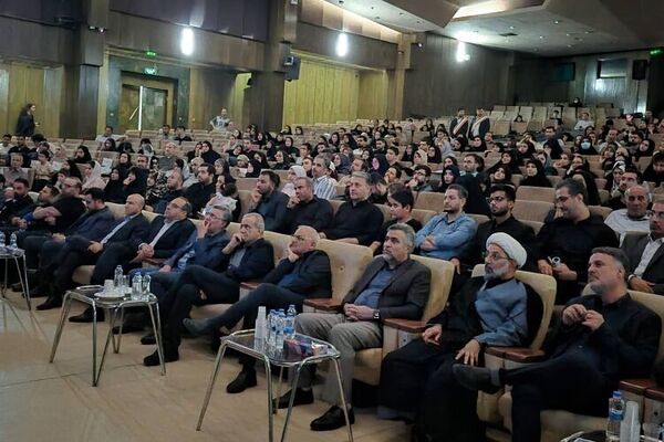 اکران خصوصی فیلم «نیم ‌شب» با حضور پزشکیان برگزار شد