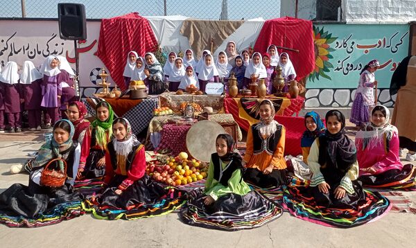 جشن هفته مازندران در دبستان نرجس خاتون گلوگاه 