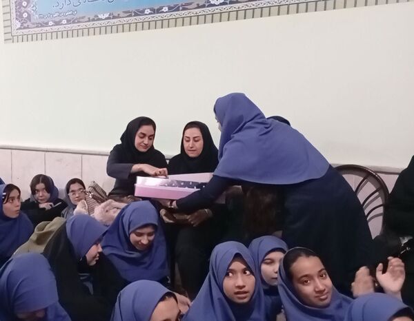 جشن نیمه‌شعبان در دبیرستان دکتر جواد حداد۲ ناحیه پنج مشهد