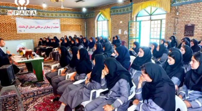 نشست دینی مسئولان حوزه بسیج در مدارس ناحیه 2 کرمانشاه