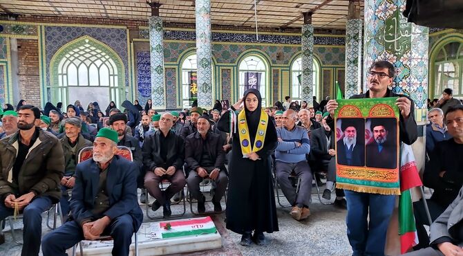 مراسم سوگواری به مناسبت چهلمین روز شهادت قائد امت درگلزار شهدای شهر بار 