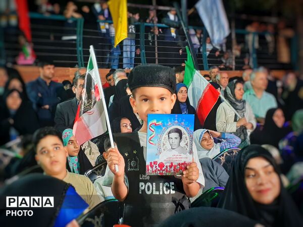 نهمین کنگره شهدا با گرامیداشت ۱۱۰۰ شهید فرهنگی و دانش‌آموزی منطقه ۱۶ تهران