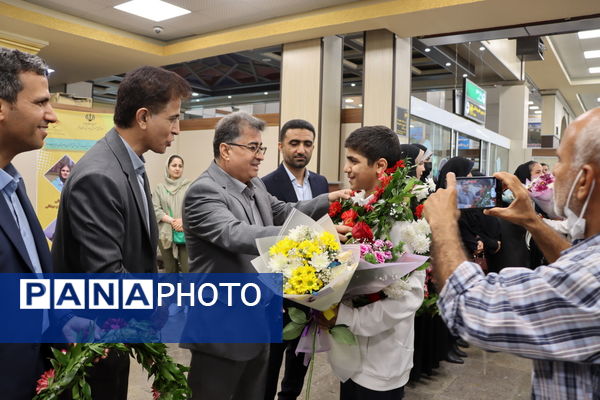 مراسم استقبال از دانش‌آموزان مدال‌آور و افتخارآفرینان المپیک دانش‌آموزی صربستان در فرودگاه بین المللی بوشهر 