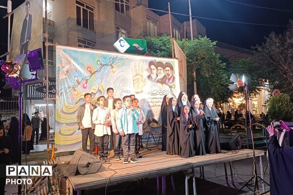  برنامه فرهنگی-آموزشی دانش‌آموزان در غرفه آموزش و پرورش ورامین 