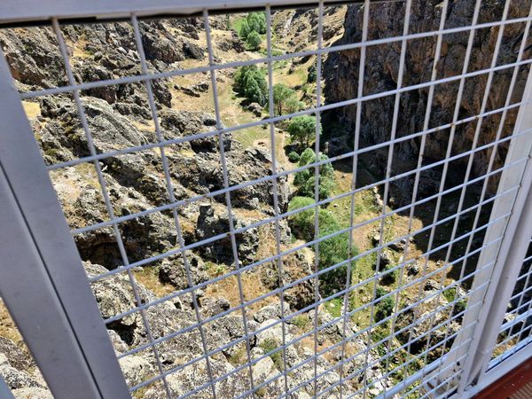 پل معلق سه‌طبقه ورگه‌سران؛ شکوه معماری بر فراز دره ورگه سران