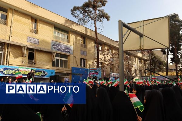 در دل این زمستان سخت و از پس سال‌ها، همچنان عطر آزادی به مشام می‌رسد