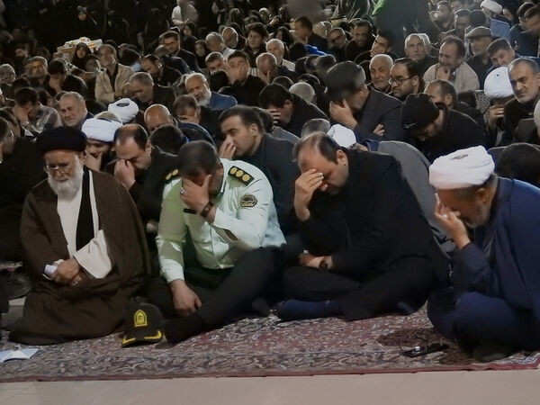 اجتماع بزرگ عزاداران شهدای خدمت در گلزار شهدای نیشابور