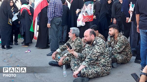  مراسم وداع با پیکر مطهر رهبر شهید