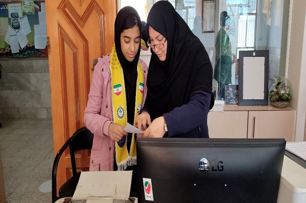 ارائه بیلان ترم اول و عملکرد تحصیلی دانش‌آموزان دبیرستان شهید مجید دهنوی نیشابور