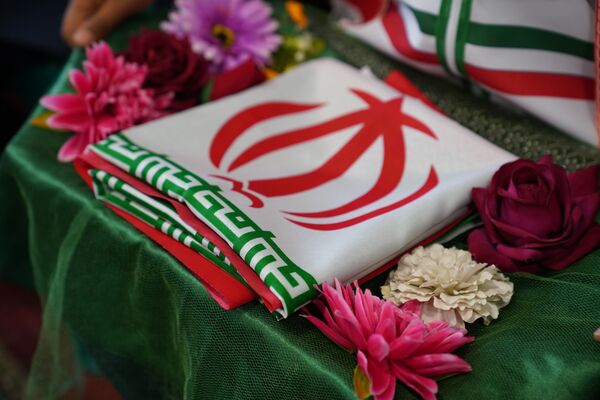  جشن عاطفه‌ها در دبستان دخترانه شهید محمد قضاوی آموزش و پرورش ناحیه 4