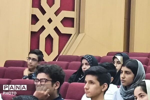 نشست بوته نقد میزبان نویسنده زیبا صدایم کن شد