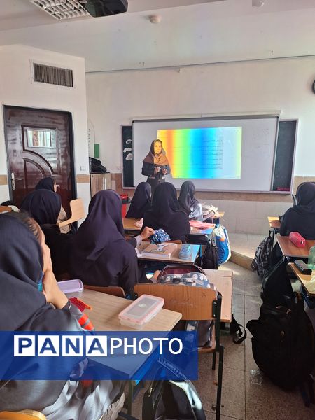 دوره آموزشی پیشگیری از بیماری‌های عفونی در آموزشگاه فرزانگان