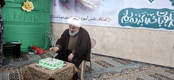 برگزاری مراسم اعتکاف در دبیرستان شهید جهانی ابرکوه