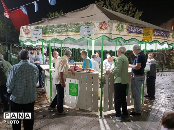 خادمان رضوی، میزبان مردم تهرانسر شدند