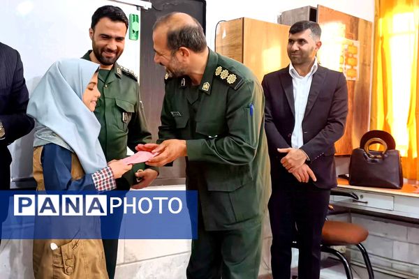 برپایی موکب مقاومت به‌مناسبت هفته بسیج در دبستان جنت ملارد 