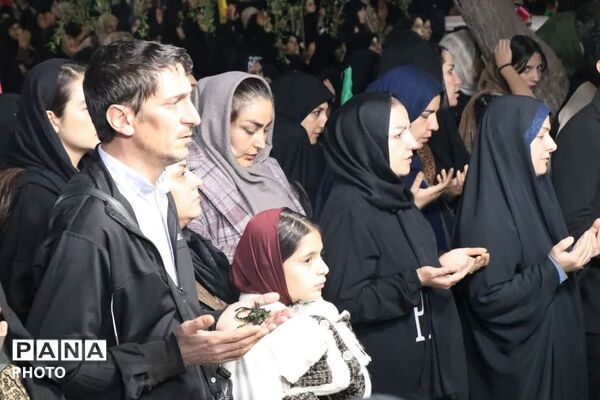 مراسم یادبود چهل و یکمین روز از شهادت رهبر سرافراز ایرانِ اسلامی در خرمدشت