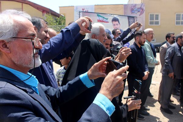 آیین کلنگ زنی احداث سه واحد آموزشی در قم