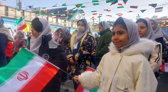 دانش‌آموزان بار دیگر با آرمان‌های انقلاب تجدید میثاق کردند