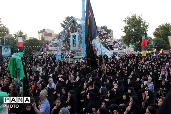 ورامین بار دیگر در سوگ اسارت؛ کاروان نمادین کربلا در خیابان‌های ورامین به حرکت درآمد