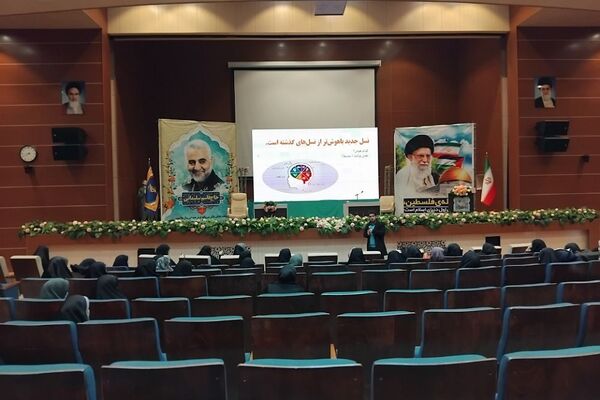 کارگاه سواد رسانه‌ای با موضوع زیست دیجیتال نوجوان امروز 