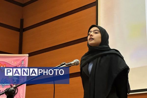 مسابقات استندآپ کمدی و مجری‌گری در سالن سجادیه بهارستان دو