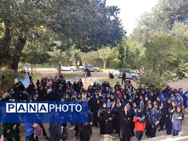 حضور دانش‌آموزان ناحیه یک شهرکرد و لاران در اردوی «طرح تمشک» 