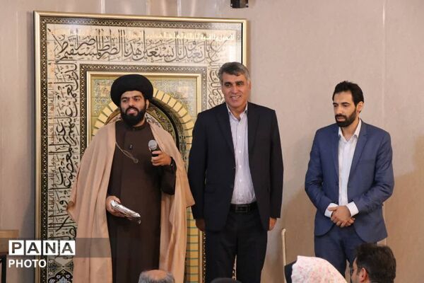 اقامه نخستین نماز مهرماه در هنرستان آل‌یاسین