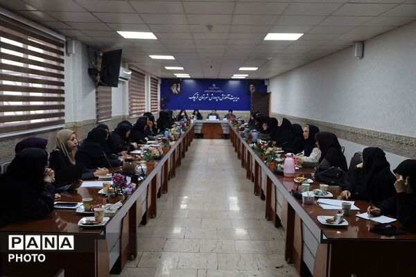توانمندسازی مشاوران مدارس، گامی برای هدایت تحصیلی استاندارد در آموزش و پرورش قرچک