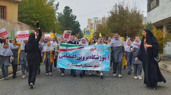  راهپیمایی13 آبان در شهرستان اشتهارد