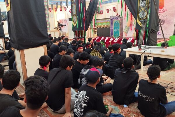 حضور پرشور دانش‌آموزان در چهاردهمین «احلی من‌العسل» بندرعباس