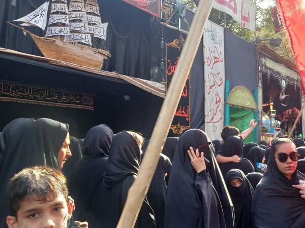 اجتماع عظیم عاشقان حسینی در مراسم خیمه سوزان