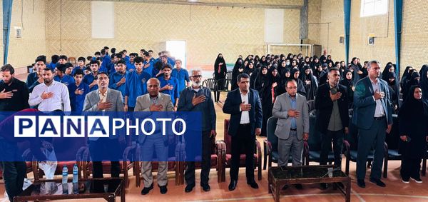 جشن ستارگان سندرک با تجلیل از دانش‌آموزان برتر دبیرستان‌های امیرکبیر و کوثر