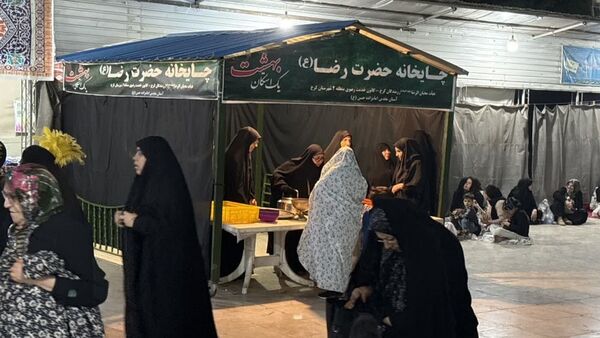 مردم کرج برای شهادت امام صادق (ع) یکپارچه سیاه پوش شدند