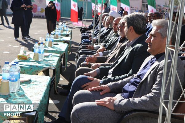 «مهر کریمانه» با حضور وزیر آموزش و پرورش در دبستان پروین اعتصامی بهارستان‌دو