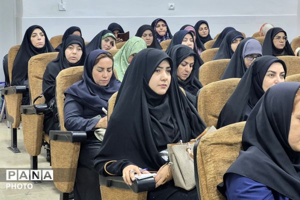 مربیان پیشتاز منطقه ۵ تهران، اصول تخصصی برپایی چادرهای امدادی هلال‌احمر را فرا گرفتند