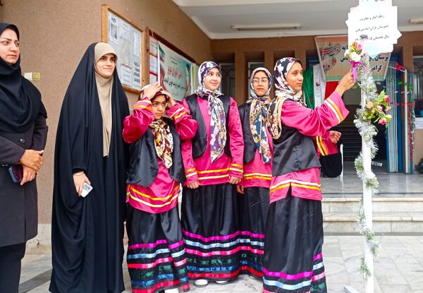 شروع سال تحصیلی جدید در دبیرستان یاران امام گلوگاه 