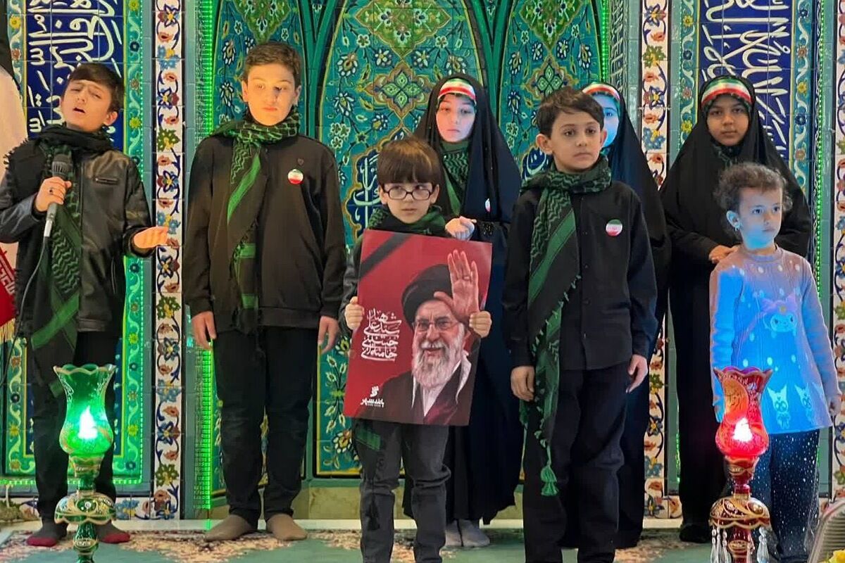 مراسم چهلم رهبر شهید در مسجد جامع شهرستان فیروزکوه 