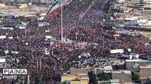 شکوه ایثار در قم؛ پیکر شهید ایران بر دستان ملت تشییع شد