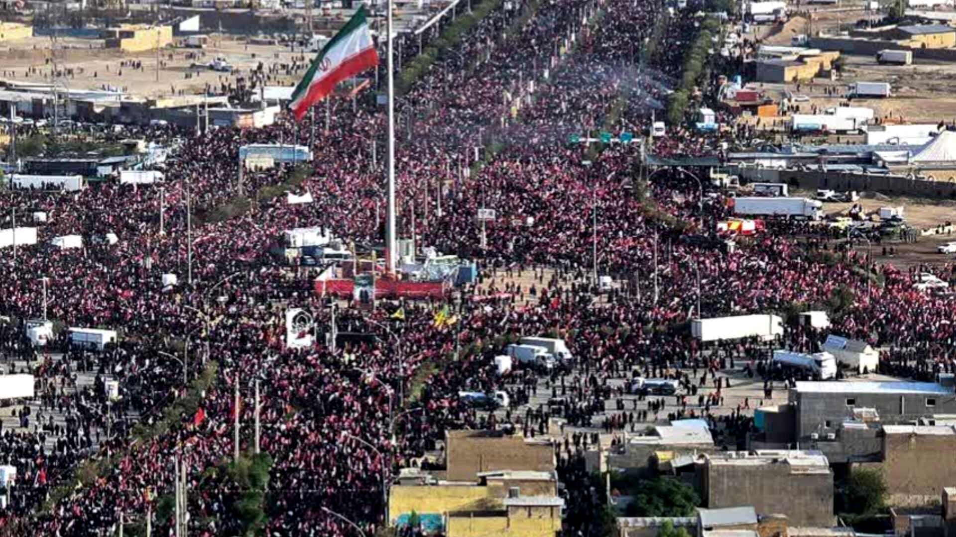 شکوه ایثار در قم؛ پیکر شهید ایران بر دستان ملت تشییع شد