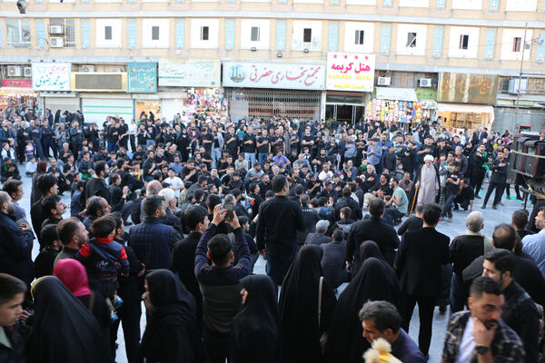 دسته عزاداری دانش‌آموزان دبیرستان هدایتی قم در سالروز شهادت امام علی(ع)