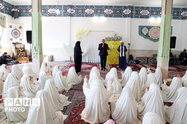 آغاز مسیر بندگی؛ جشن تکلیف دانش‌آموزان دختر فیروزکوهی