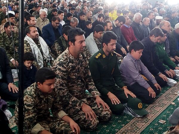  نماز جمعه شهرستان کاشمر با حضور پیکر شهید گمنام 