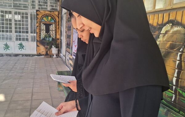 اولین مراسم صبحگاهی در دبیرستان فیاض کاشمر