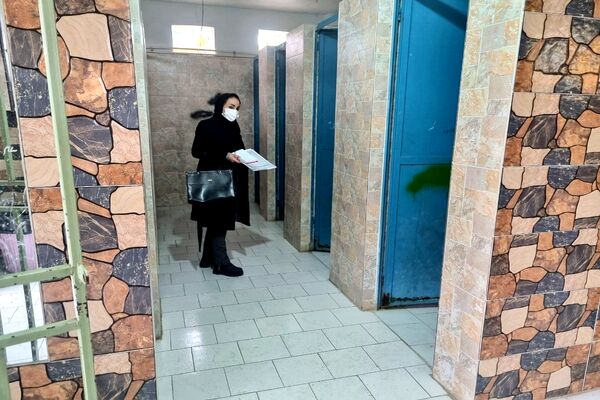 بازدید از وضعیت بهداشت و پایگاه‌های تغذیه سالم مدارس پاکدشت 